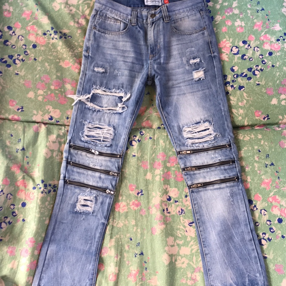 Rsrch & Dvlpmnt Jeans Distressed Destroyed Zippered Legs 5 Pockets Zip Closure